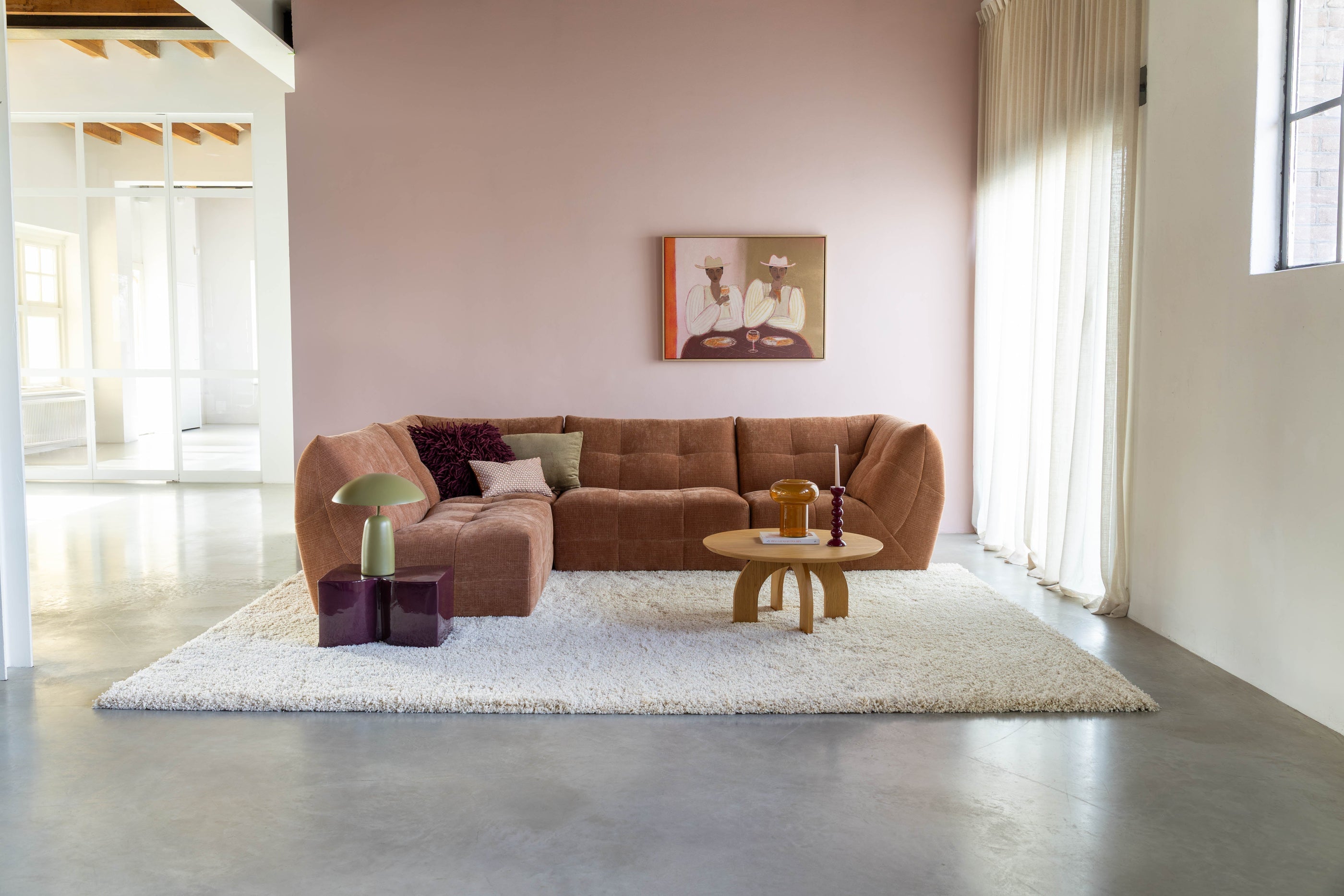 Kleine woonkamer groter laten lijken? 4 slimme tips zonder verbouwing