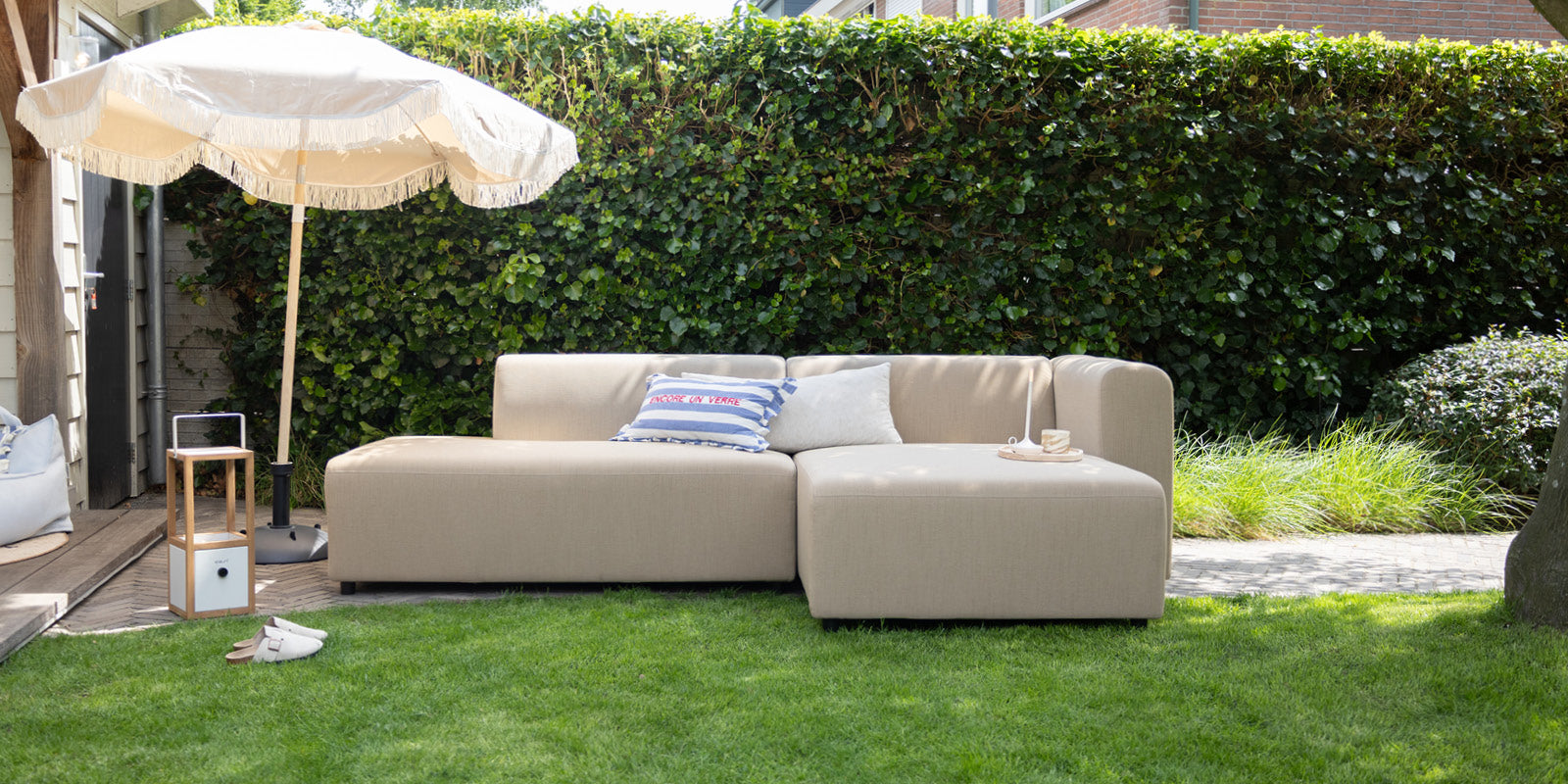 Modern en natuurlijk wonen: de buitenruimte van Charis